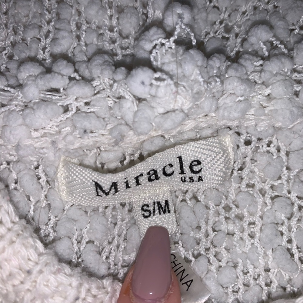 White pullover - Picture 3 of 3